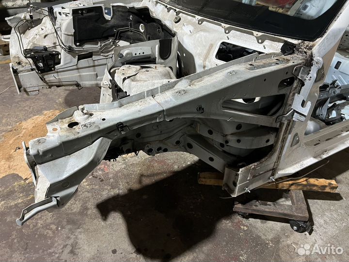 Кузовные детали Mercedes W211 E 320 M112.949