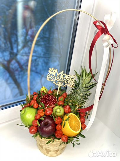 Корзина из фруктов для мамы