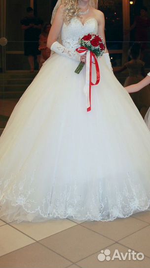 Свадебное платье