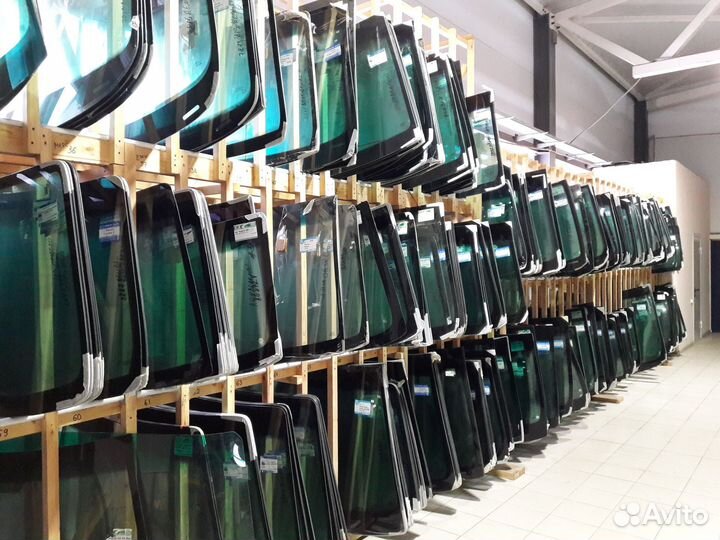 Стекло лобовое