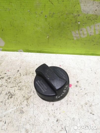 Крышка маслозаливной горловины Фольксваген Гольф