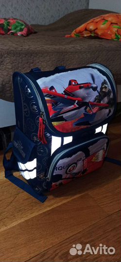 Рюкзак (портфель) школьный 