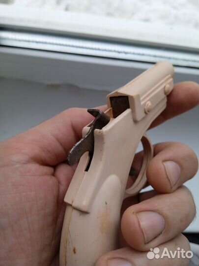 Игрушка пистолет СССР