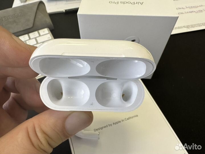 Apple airpods pro 2 кейс+левый наушник
