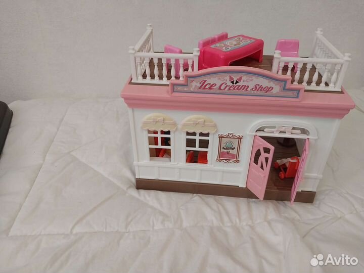 Домик кукольный