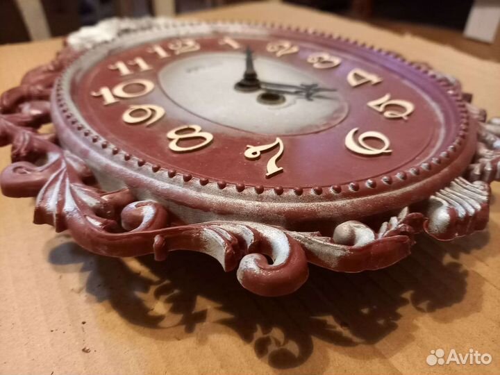 Старинные настенные часы механические