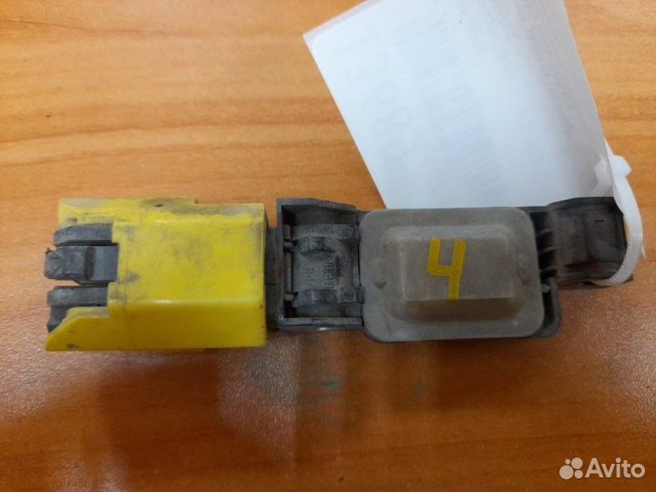 Датчик удара Volkswagen Touareg 2003-2010