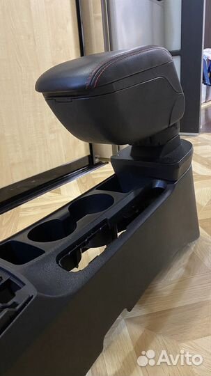 Центральная консоль тоннель на Kia Rio 4 X-Line