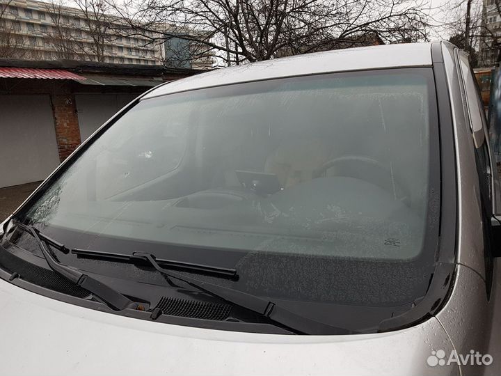 Лобовое стекло на Хендай Старекс н1