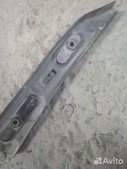 Skoda fabia правое крепление переднего бампера