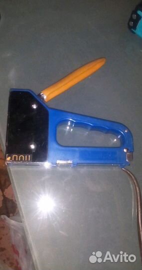 Степлер мебельный