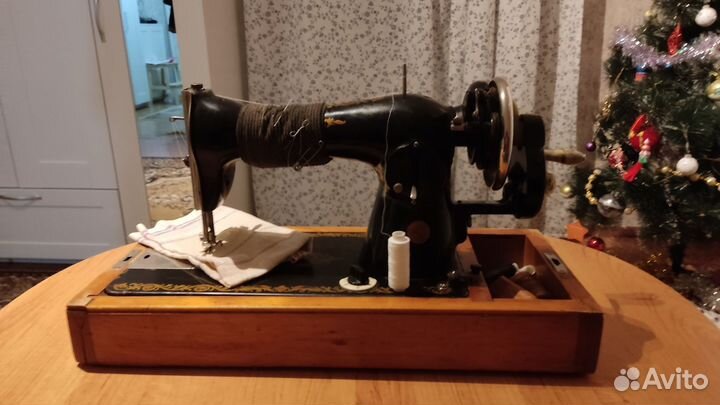 Швейная машина ручная СССР