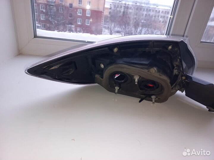 Задний правый фонарь оригинал на Mazda 3 BL