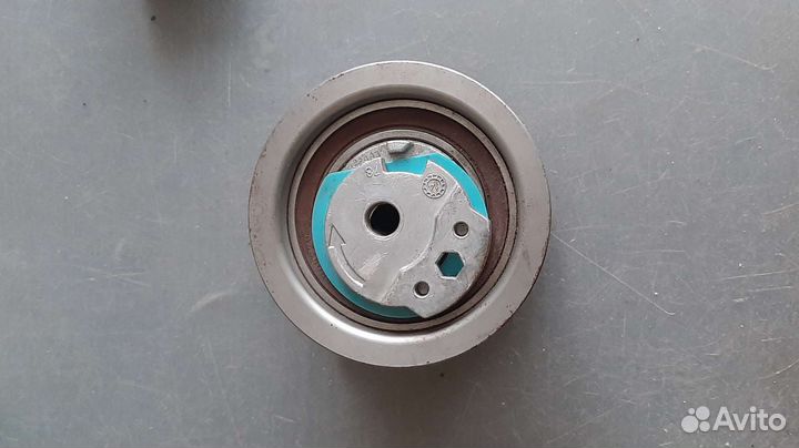 Audi Volkswagen 1.9 натяжной ролик ремня грм