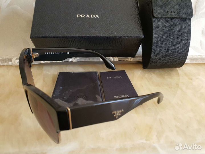 Очки женские Prada