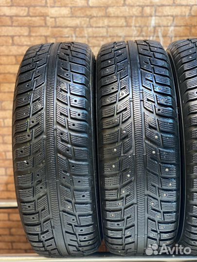 Kumho I'Zen KW22 215/65 R16 98T