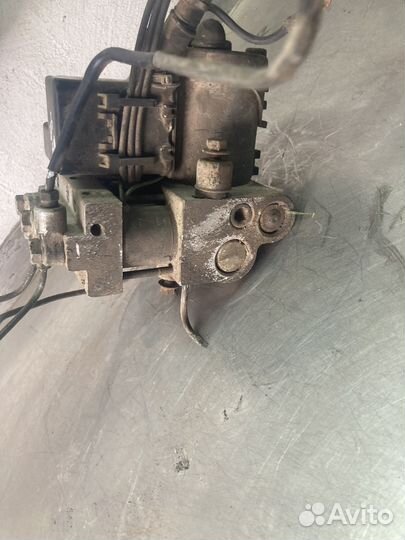 Блок абс nissan Серена c23