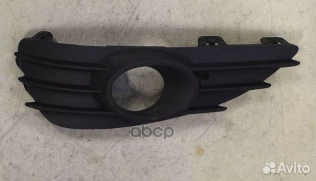 Решетка переднего бампера, правая (для а/м с пр