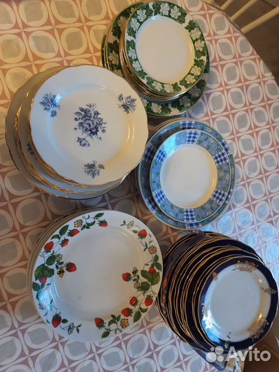 Тарелки фарфоровые