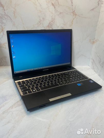 Ноутбук Samsung NP305V5A