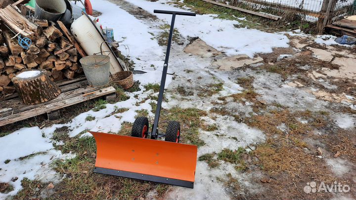 Лопата для снега на колесах