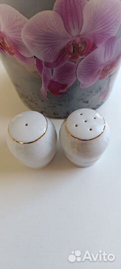 Солонка и перечница фарфор