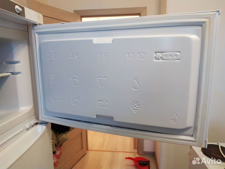 Холодильник Indesit