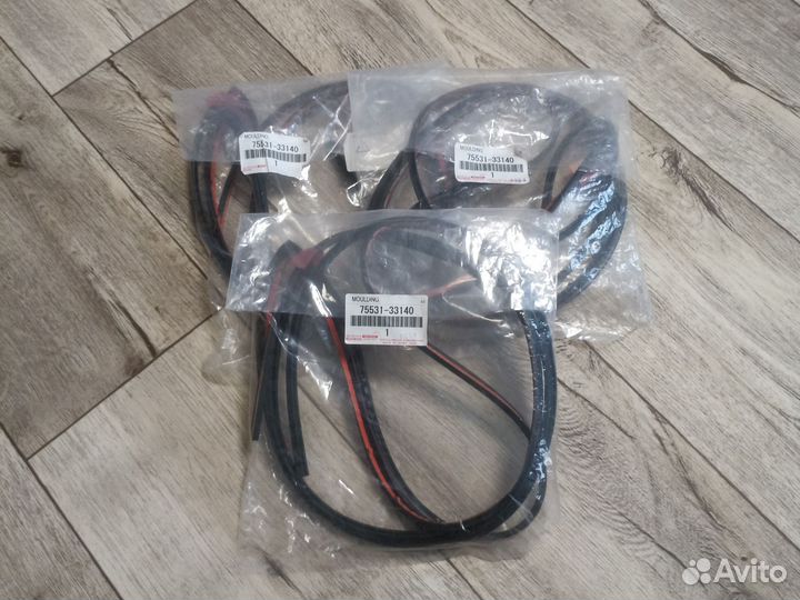 Молдинг лобового Camry V50-55 75531-33140