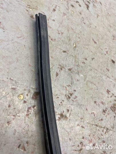 Уплотнитель капота Bmw 5 G30 2.0 2021