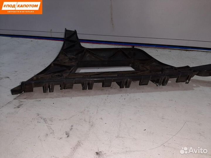 Кронштейн крепления бампера заднего левый Audi A4