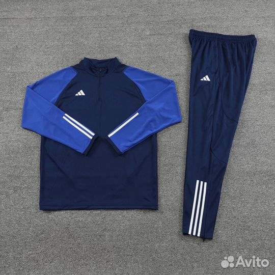 Спортивный костюм adidas на команду