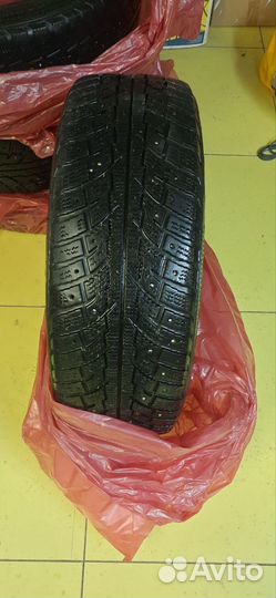 Marshal I'Zen RV Stud KC16 215/60 R17 100T