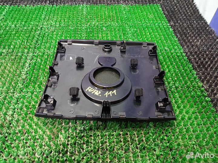 Декоративная решетка динамика Toyota Land Cruiser