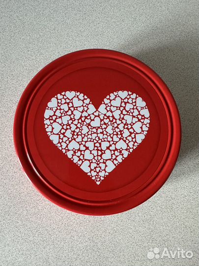 Жестяная коробка из-под печенья