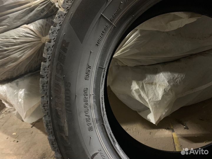 Bridgestone Ice Cruiser 7000 215/60 R16