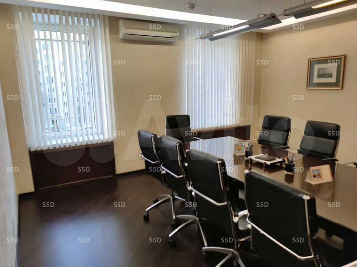 Продам торговое помещение, 2021 м²