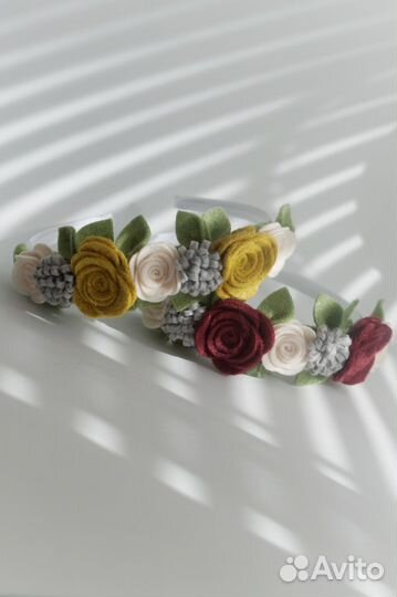 Ободок с цветами из фетра