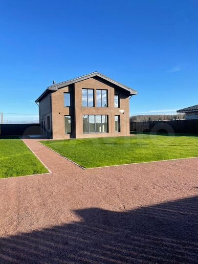 Дом 174,6 м² на участке 10 сот.