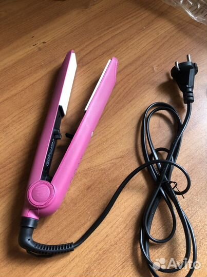 Выпрямитель для волос новый