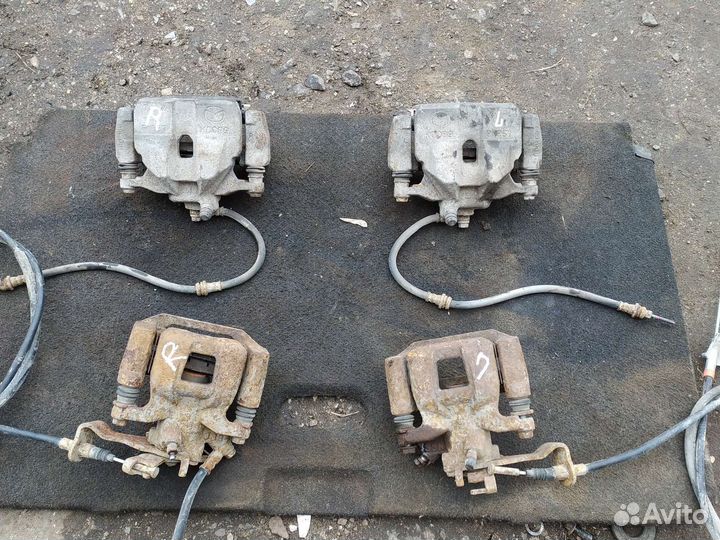 Комплект тормозных суппортов Mazda 6