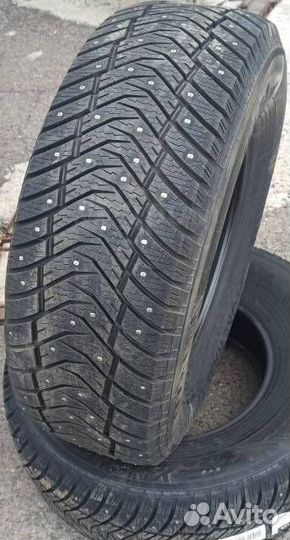 Yokohama IceGuard Stud IG65 285/45 R22 114T
