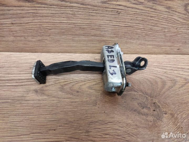 Ограничитель двери Kia Ceed 1 ED 2006-2012