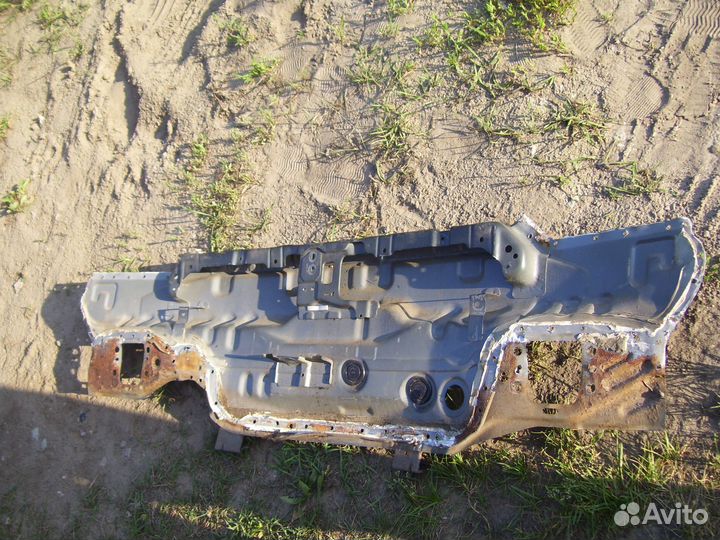 Ниссан альмера панель задняя