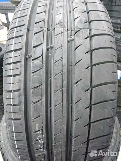 Triangle Sports TH201 245/40 R18
