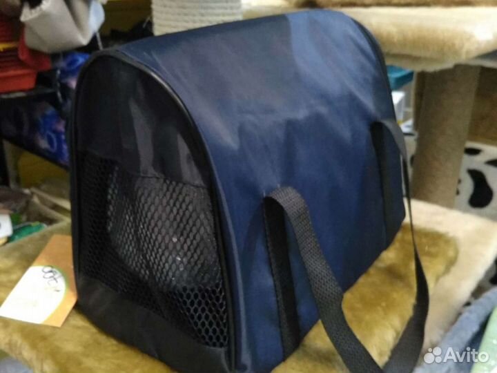 Переноски сумки и контейнеры для кошек и собак