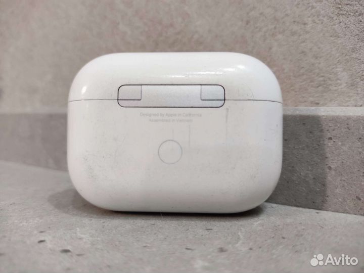 Чехол с аккумулятором Apple