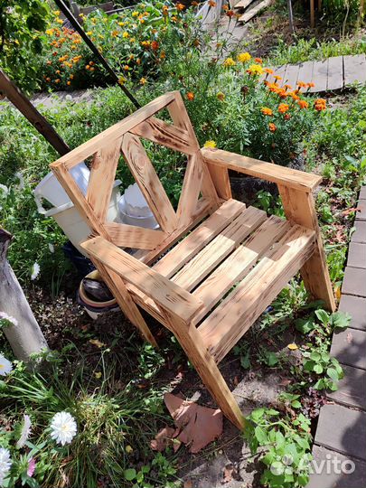 Стул деревянный