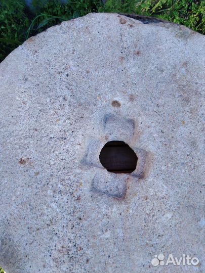 Каменные жернова