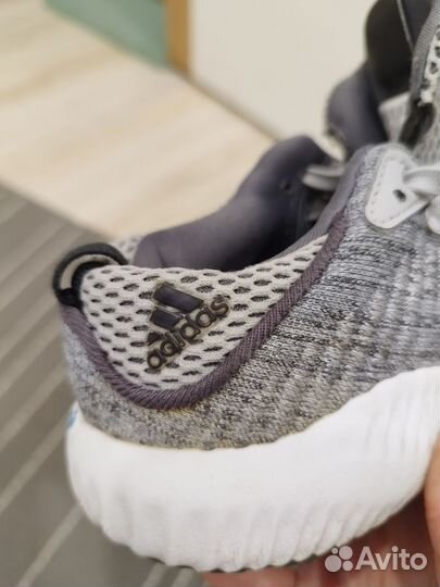 Кроссовки adidas