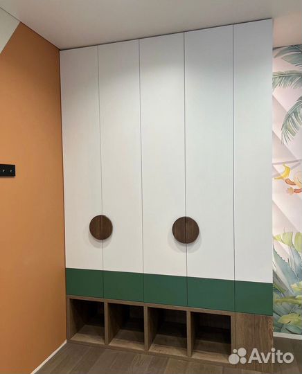 Шкаф в детскую комнату